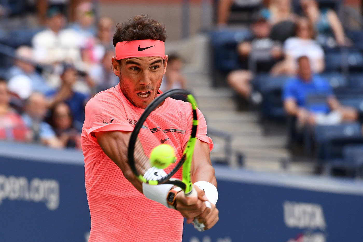 爱游戏入口 纳达尔迎来五赛季出色发挥，C9观众热烈欢呼！再创辉煌时刻