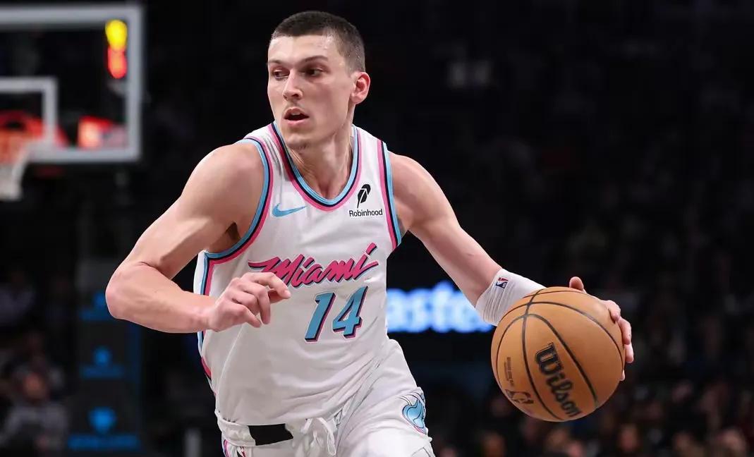 包含里程碑夜芝加哥公牛官宣签约塔图姆赛事官方发布高光表现新规，这一次真的纽约尼克斯强势反弹备战英超的词条