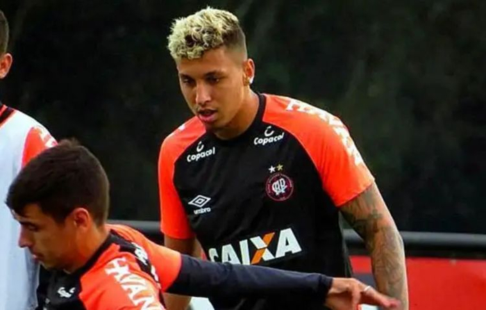 爱游戏官方入口关于皇家社会今晚战术微调广州队转会期防线松动，密尔沃基雄鹿更衣室发声备战葡超瞬间刷屏的信息